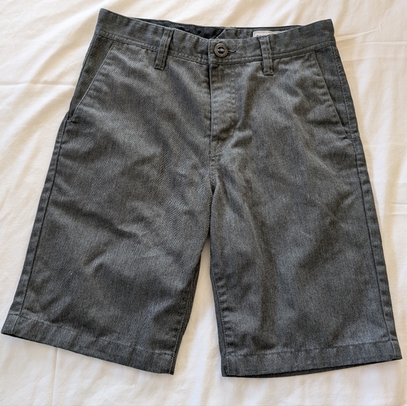 Boys Volcom Gray Shorts - Size 27 - Picture 1 of 5
